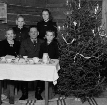 Bożonarodzeniowa wieczerza, Helsinki, Finlandia, 1945