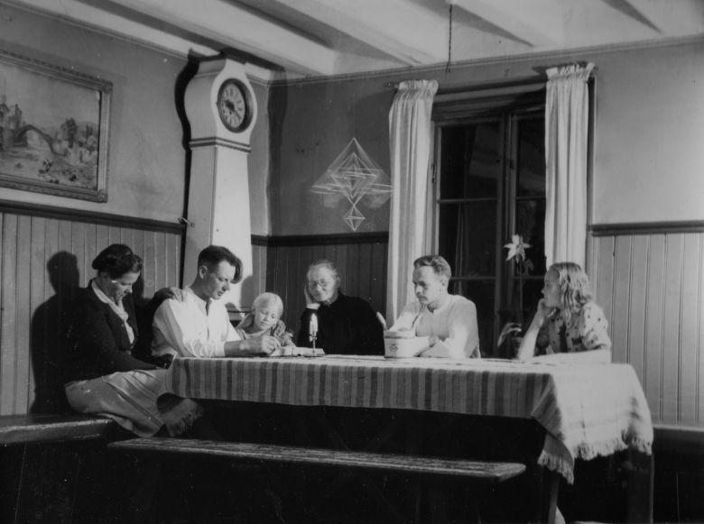 Bożonarodzeniowa wieczerza, Helsinki, Finlandia, 1945