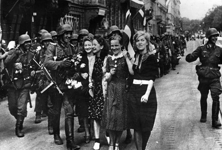 Wermacht wkracza do Rygi i uwalnia z rąk Sowietów Łotwę, operacja Barbarossa, 1941
