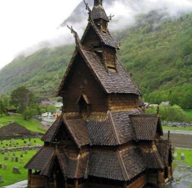 Drewniany norweski kościół z 1180 roku, Borgund