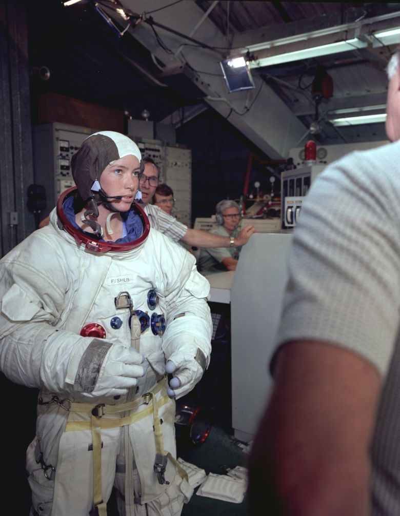 Amerykańska astronautka Anna Lee Tingle Fisher - podczas treningu, 1980
