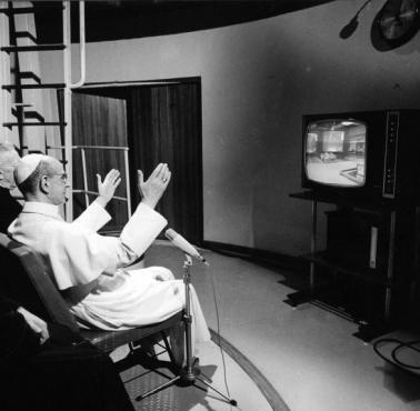 Papież Paweł VI ogląda lądowanie ludzi na Księżycu, misja Apollo 11, 20 lipca 1969