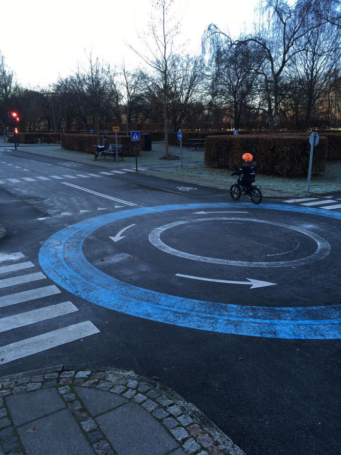 Kopenhaski plac zabaw rowerowych dla dzieci, gdzie można poznawać zasady ruchu drogowego