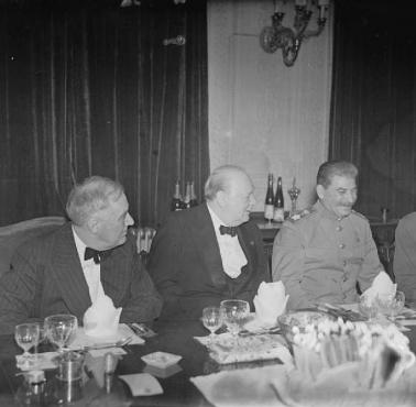  Franklin D.Roosevelt, Winston Churchill i Józef Stalin, Jałta, 1943 