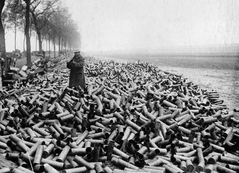 Łuski po pociskach wystrzelonych na pozycje niemieckie, I wojna światowa, 1916