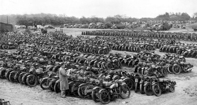 Wyprzedaż motorów z zapasów wojskowych, 1946