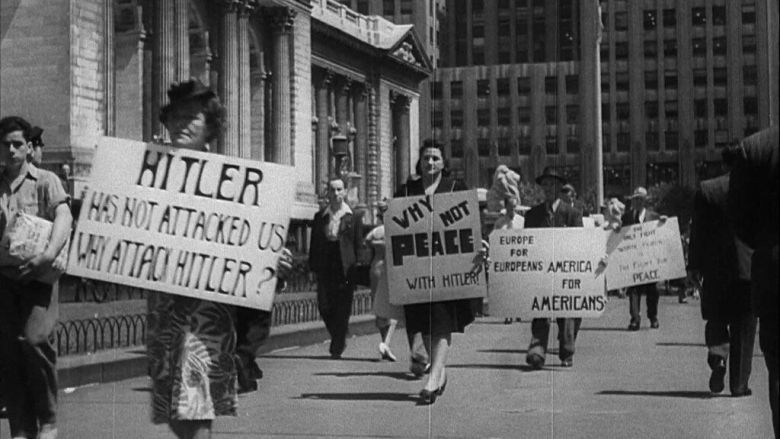 Socjaliści z partii demokratycznej protestują przeciwko udziału USA w wojnie z Niemcami, Nowy Jork, 1941