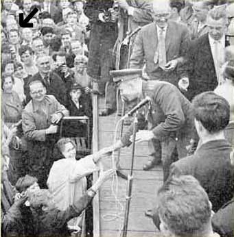 Jurij Gagarin podczas tournee po Europie, Manchester, 1961