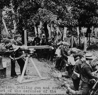 Kartaczownica Gatlinga podczas obrony Konsulatu Brytyjskiego, Samoa, 1899