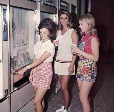 Automat ze słodyczami firmy Star Vending co., Kalifornia, USA, 1971
