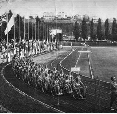 Pierwsze oficjalne igrzyska paraolimpijskie odbyły się w Rzymie w 1960 roku. Uczestniczyło w nim 400 zawodników z 23 krajów