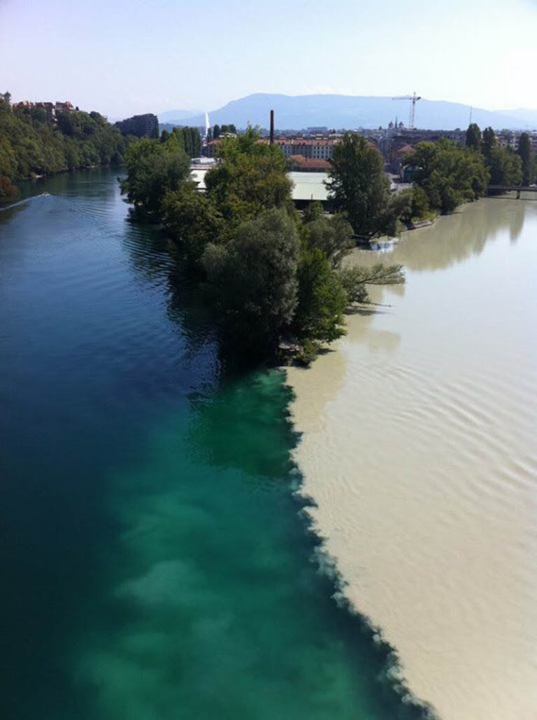 Miejsce połączenia dwóch szwajcarskich rzek - Rhone i Arve Rivers, Genewa