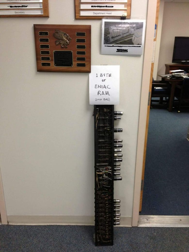 Ram 1 bajt komputera Eniac z 1946