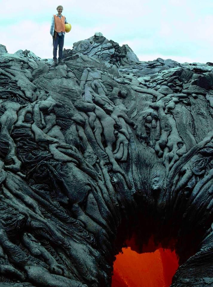 Portal to Hell (Portal do piekła) - wyrwa w skorupie z zastygłej lawy, Kamokuna, Hawaje