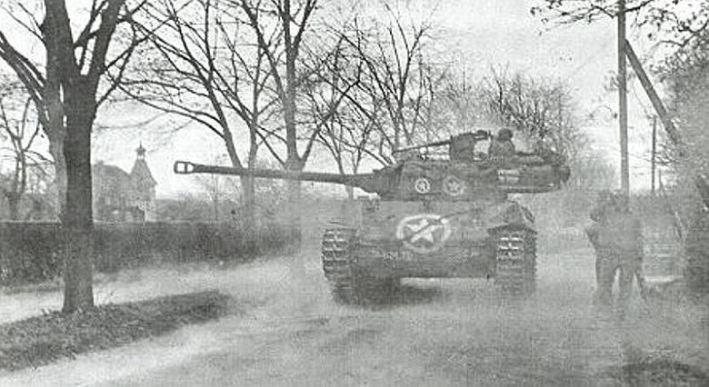 Pogromca Tygrysów i Panter amerykański czołg M18 „Hellcat”, 1 kwietnia 1945, Wiesloch, Niemcy, 1944