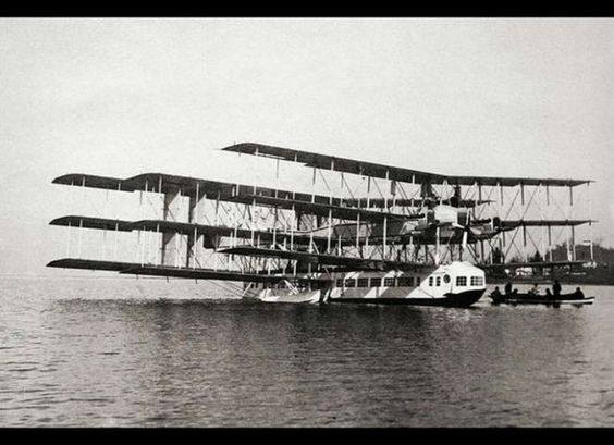 Caproni Ca.60 Transaero – włoski samolot pasażerski, planowany do obsługi połączeń transatlantyckich, 1921