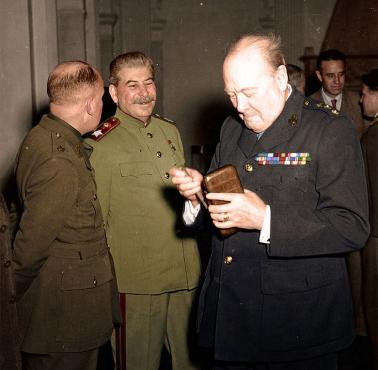 Stalin i Churchill w Pałacu Liwadia podczas konferencji w Jałcie, Krym, luty 1945