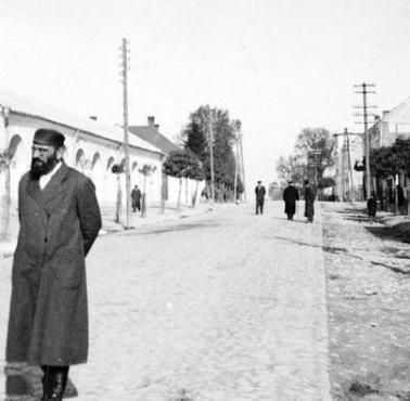 W Berlinie działało 30 "Łowców Żydów" (Jewish Greifers). Tygodniowo "dostarczali" Niemcom 60 ofiar. Za każdego Żyda ...