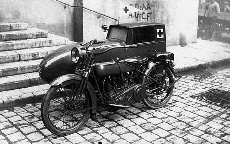 Harley Davidson Model J (16-SC Ambulance) w wersji ambulans, I wojna