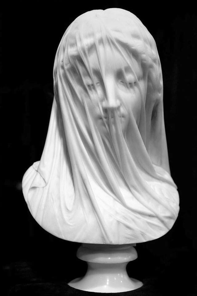 Rzeźba włoskiego mistrza Giovanniego Strazza (1818-1875) Dziewica w welonie (The Veiled Virgin)