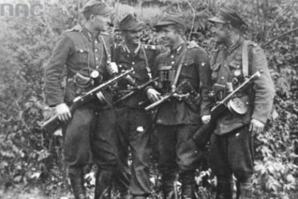 24 I 1943 Łódzkie Gestapo kieruje do Niemieckiego Obozu Śmierci KL Auschwitz transport z 325 żołnierzami AK i Polskiej ...