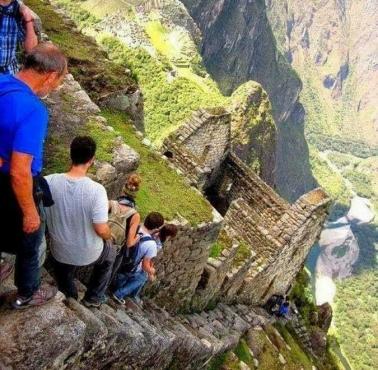 Opuszczone ok. 1537 roku miasto Inków - Machu Picchu (stary szczyt)