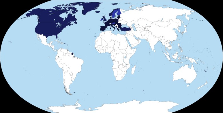 Mapa świata przedstawiająca państwa członkowskie NATO i UE