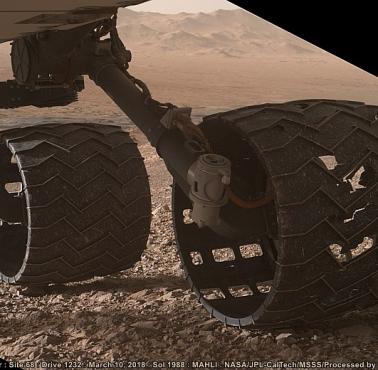 Koła marsjańskiego łazika Curiosity Rover po ponad 7 latach eksploatacji