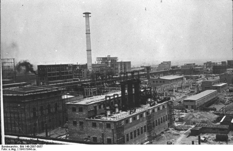 Niemieckie zaklady chemiczne przy obozie Auschwitz - Birkenau, 1941-1945