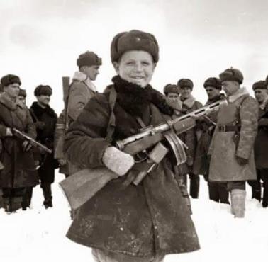 Dzieci w Armii Czerwonej. 15-letni Vova Egorov, 1942