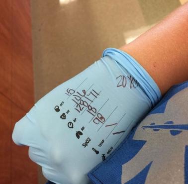 Rękawiczki przeznaczona dla ratowników medycznych