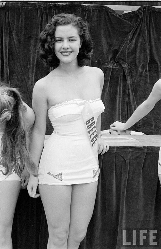 Pierwszą w historii Miss Universe została Greczynka, 1952