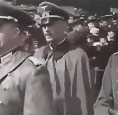 Oficerowie III Rzeszy obchodzą 1 maja wraz z Sowietami na Placu Czerwonym w Moskwie w 1941 roku