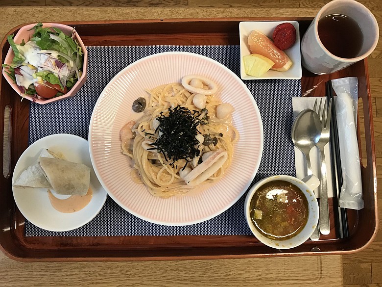 Szpitalny obiad w Japonii