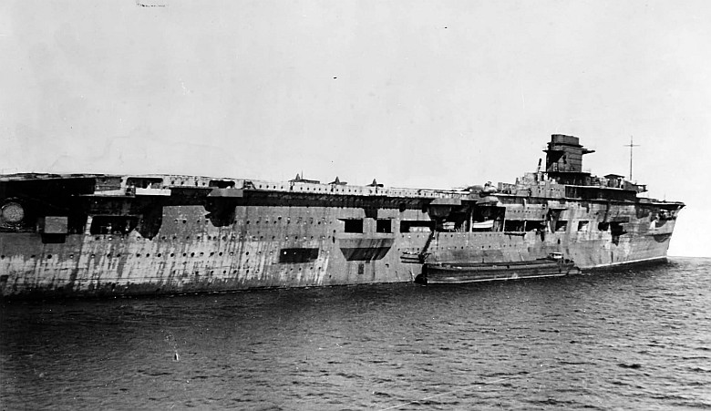 Nieukończony niemiecki lotniskowiec Graff Zeppelin, Świnoujście, marzec 1947