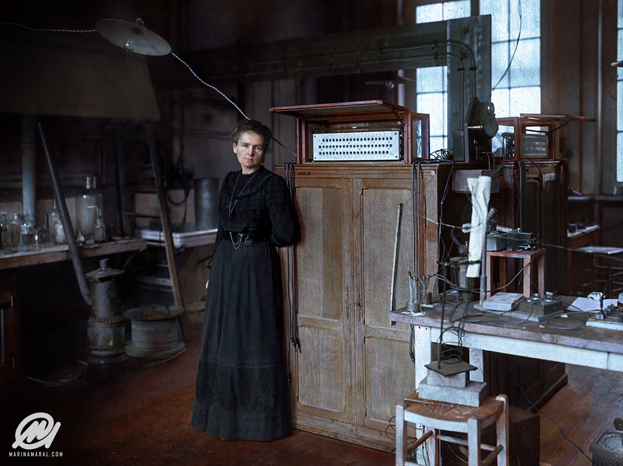 Polska noblistka Maria Skłodowska-Curie w swoim laboratorium w Paryżu, 1912