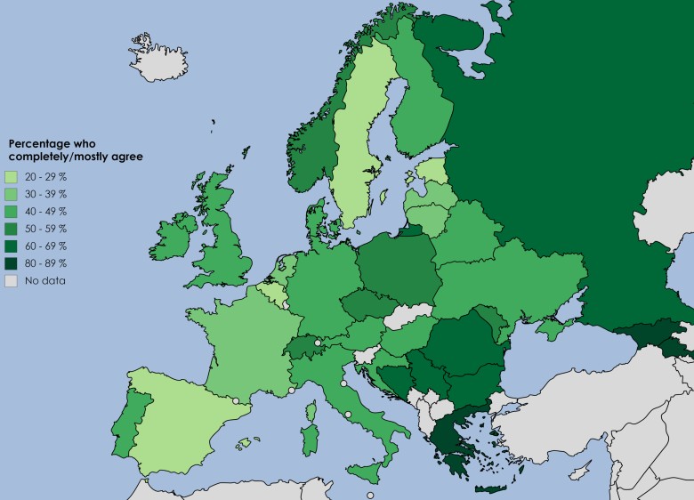 Odsetek osób, która zgadza się z stwierdzeniem Nasi obywatel nie są doskonali, ale nasza kultura jest lepsza od innych
