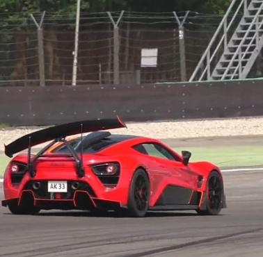 Zenvo TSR-S z aktywnych spoilerem (wideo HD)