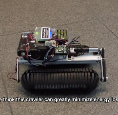 Prototypowy japoński robot z wielokierunkowymi kołami może poruszać się w dowolnym kierunku (wideo HD)