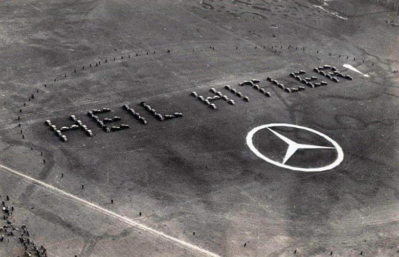 Firma Mercedes celebruje urodziny kanclerza Niemiec Adolfa Hitlera, lata 30-te
