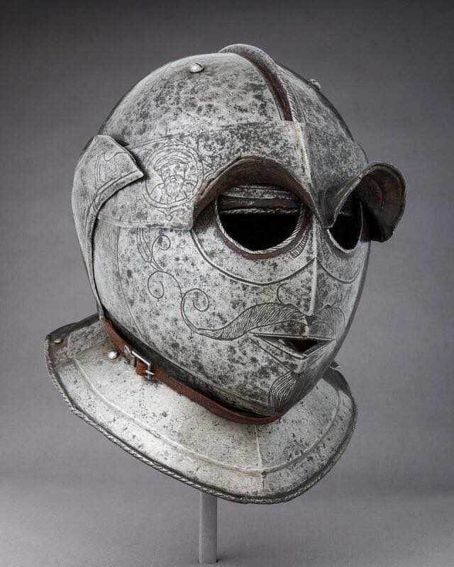 Włoski kask używany podczas oblężeń, waga 8 kg, 1625