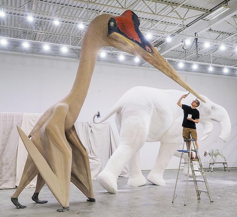 W oryginalnym rozmiarze żyjący w późnej kredzie latający gad kecalkoatl (Quetzalcoatlus)