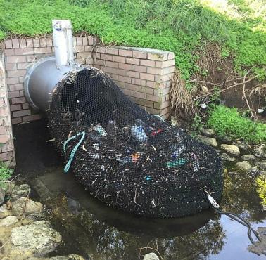 Jak zbierane są śmieci z kanalizacji