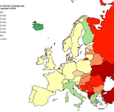 Pojazdy silnikowe w Europie na 1000 osób w 2014 roku