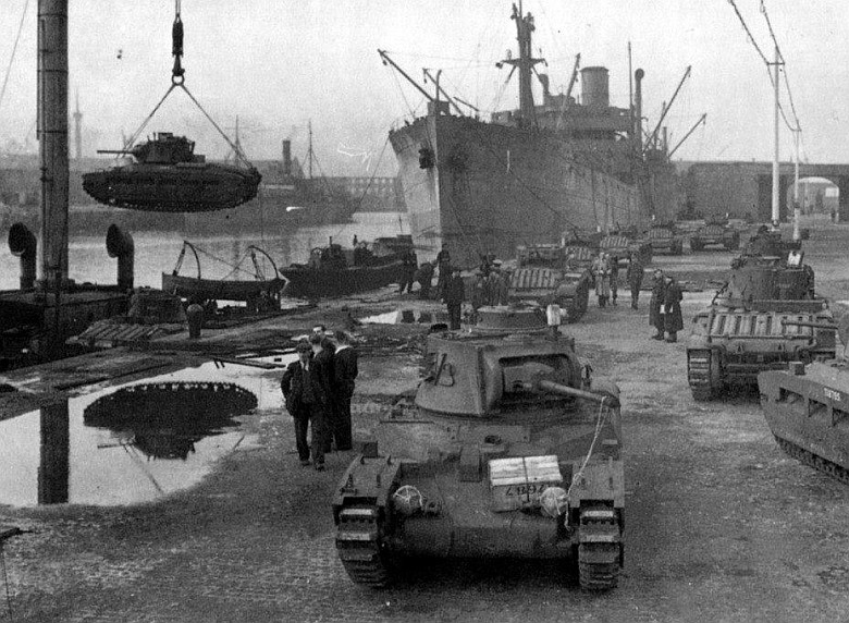 Murmańsk bądź Archangielsk rozładowują pomoc z USA i UK, 1941