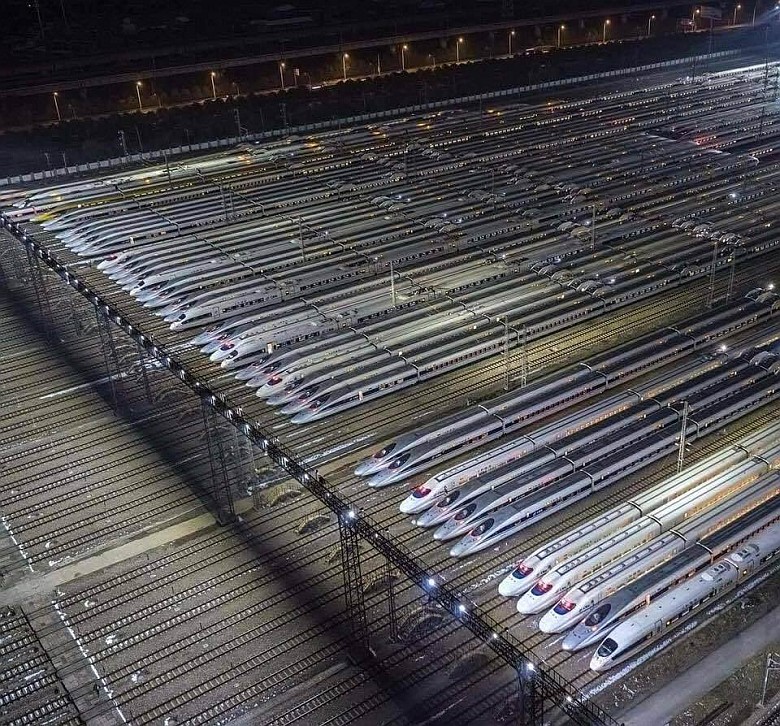 Pociągi na stacji Wuhan, Chiny