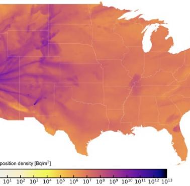 Mapa opadu radioaktywnego w USA po próbach jądrowych. Pierwszy test, Trinity, w Nowym Meksyku jest widoczny