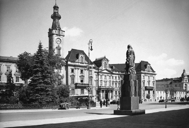 Przedwojenna W-wa, Plac Pociejowski, przedwojenny magistrat przy Placu Teatralnym i pomnik Wojciecha Bogusławskiego