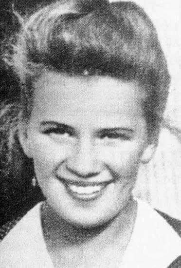 Miała 21 lat... 16 września 1944 r. poległa Lidia Daniszewska Lidka, sanitariuszka batalionu Zośka. Kula ugodziła ...