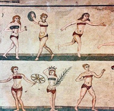 Rzymska mozaika ścienna z IV wieku przedstawiająca kobiety uprawiające sport i ćwiczenia w strojach bikini